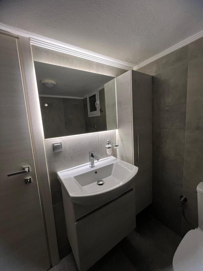 Serres City Center Modern Apartment Exterior photo