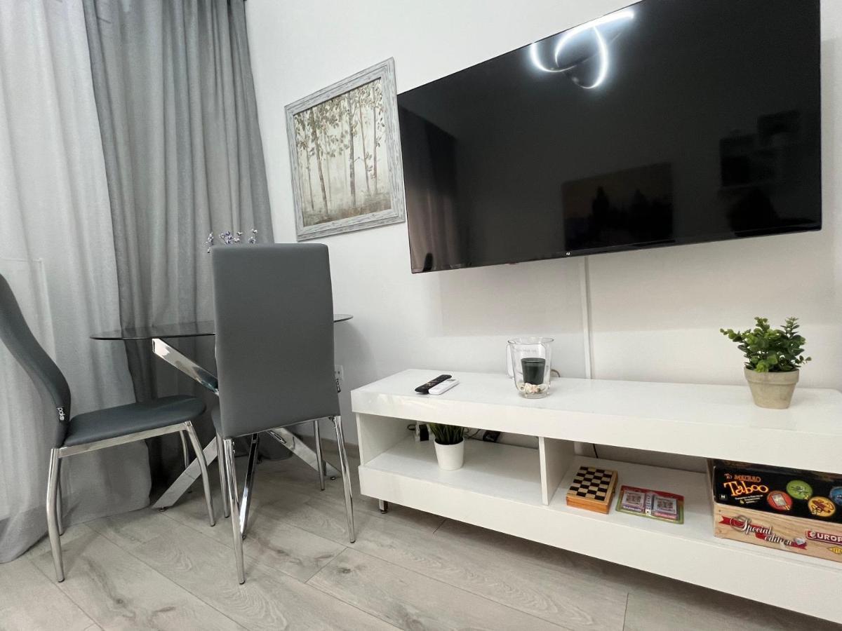 Serres City Center Modern Apartment Exterior photo